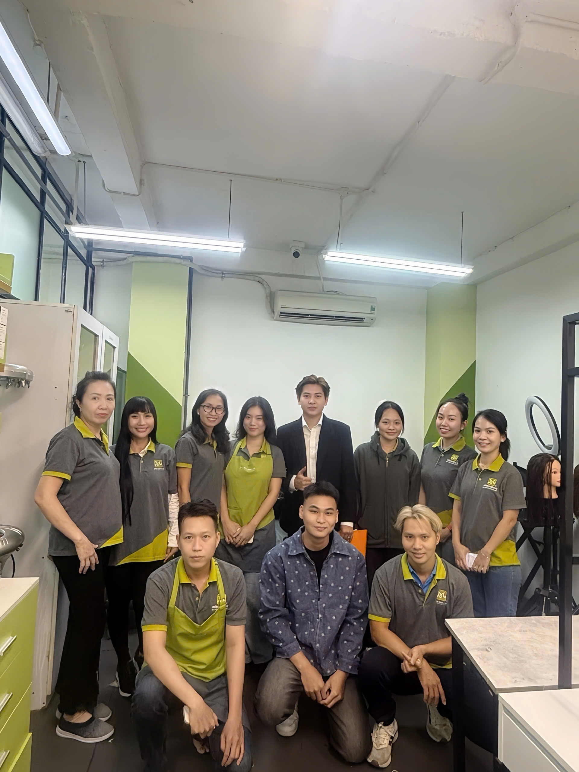 RIO HAIR SALON  
